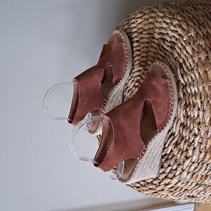 NWOT Gentle Souls Kenneth Cole Womens Cody Wedge Espadrilles Rust Suede S-7.5